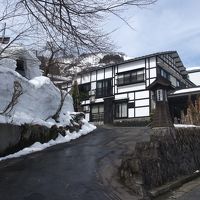 昔の温泉宿を思わせる旅館