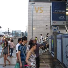 ガムペーンペット駅