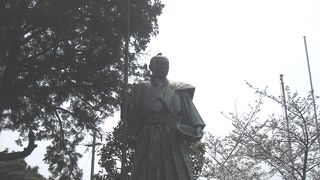 似てるけどなぁ～