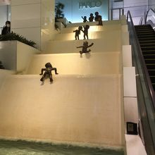 パルコの前に奇妙なオブジェ