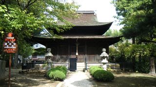 葡萄畑の中に在ります。