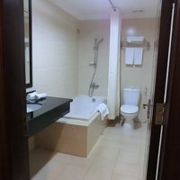 バスルームも広々