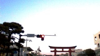 若宮大路の真ん中にある鳥居