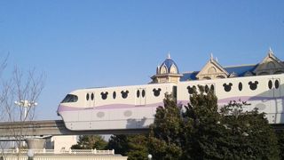 かわいいモノレール