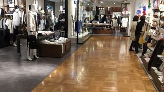 地下直結で便利