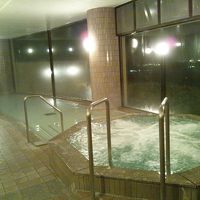 手前の内湯です。