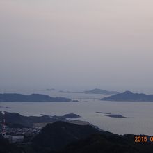 遠くに端島が見えました。