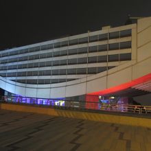 手前部分が展望スペースです