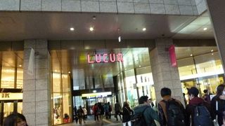 レストラン街は大混雑