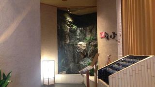 落ち着いた店内。