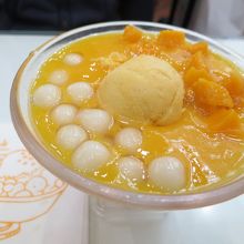 マンゴー、マンゴーアイス、白玉入り