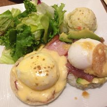 エッグベネディクト