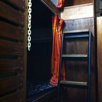 3段ベッドの真ん中と上のベッド