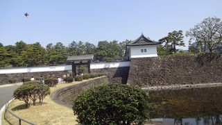 今は平和な光景があった。