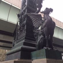 麒麟の翼が出迎えてくれます