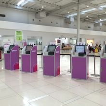 自動チェックイン機