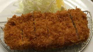 サクサクの食感がグッド。カツセットはけっこう待たされました