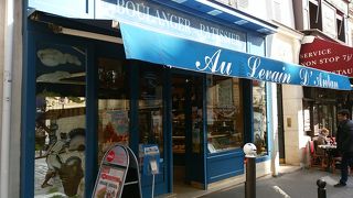 パリのバゲット・コンクールの優勝店