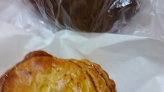 町のパン屋さんです