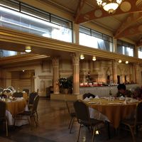 朝食はビュッフェ。凄い種類豊富。