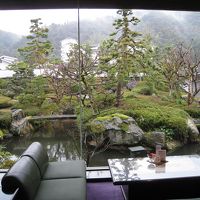 ロビーからの「日本庭園」の眺望