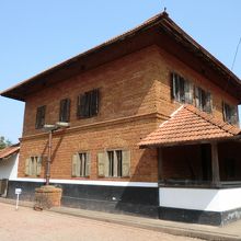 民族衣装お勧めです。