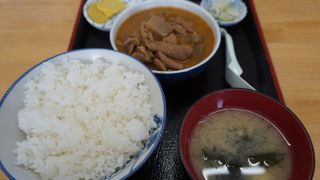 けっこうスパイスが効いた煮込み汁がとっても美味