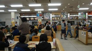 フードコートがゆったり