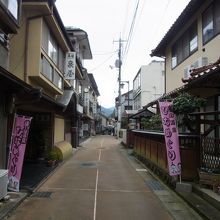俵山温泉の通り