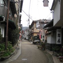 温泉本通りの風景