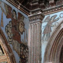 ≪アッシジの聖フランシス教会≫内の天使の壁画。