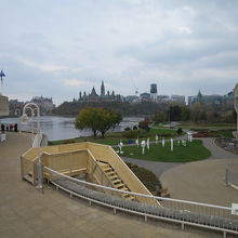 国会議事堂やリドー運河が見える展望場所です