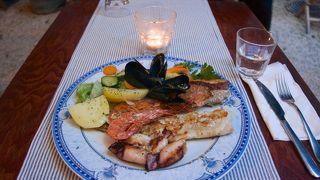 海洋博物館近くの海鮮料理中心のレストラン