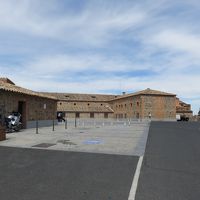 パラドールの入り口付近。