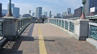 バラ園をつなぐ