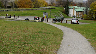 衛兵交代式は6月から9月まで