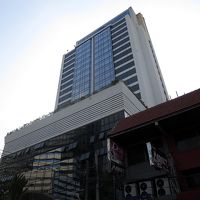 スクンビットのソイ33に建つ大型ホテルです