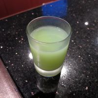 ウェルカムドリンクをいただきながらチェックインです