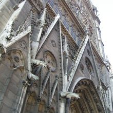 正門のファサード