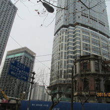 高層ビルも工事中です。