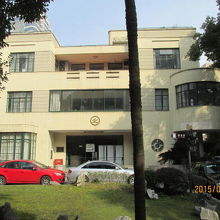 岳陽医院問診部の北楼。