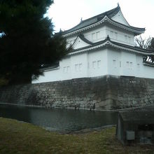 お堀も櫓も見ごたえ十分です。