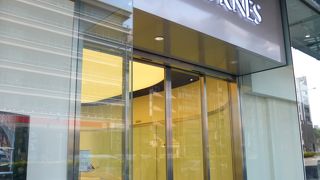 ベントレーからランボルギーニまで