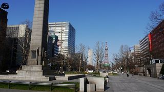 大通公園にある碑