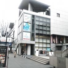 面白い建物です