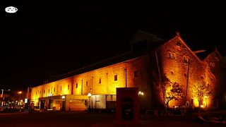 歴史と新しさを感じるショッピングゾーン