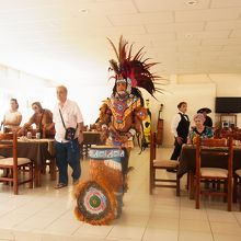 地元のお兄さんの地元の踊り