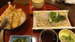 女性客が多かったです。