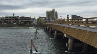 宇治川に架かる大きな橋