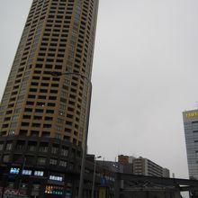 ナカメアルカスのアトラスタワー